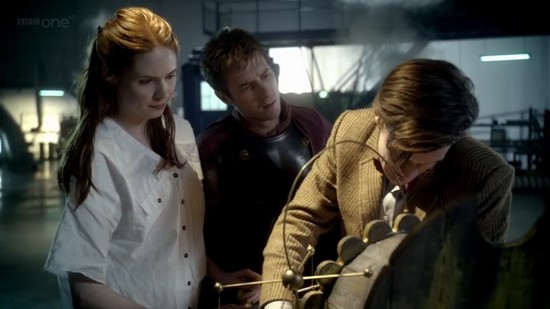 Le Docteur, Amy et Rory au-dessus du berceau de Melody